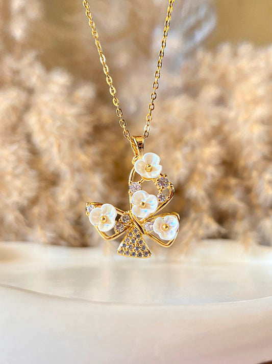Flowers Straus Necklace