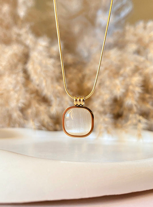 Beige Cat Eye Square Necklace